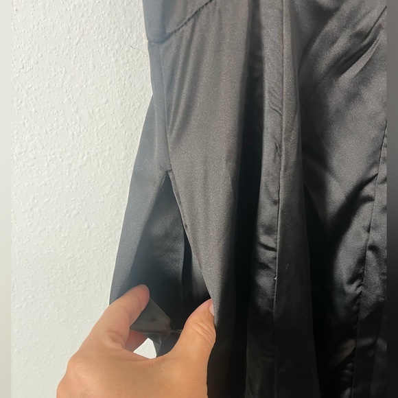 Black Formal Maxi Dress with Padded Top and Pockets - Picture 5 of 6